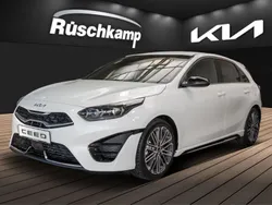 Weiss Neu 2025 Kia Ceed GT GT-Line Limousine | 31.880 € (Fairer Preis)