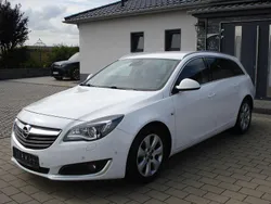 Weiß Gebraucht 2016 Opel Insignia Limousine | 5.999 € (Guter Preis)