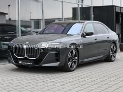 Grau Gebraucht 2024 BMW i7 Performance Limousine | 120.950 € (Fairer Preis)