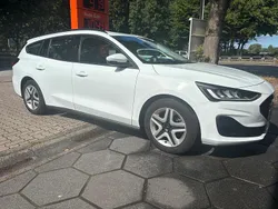 Weiß Gebraucht 2022 Ford Focus Kombi | 17.499 € (Guter Preis)