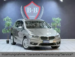 Silber Gebraucht 2017 BMW 218 Luxury Line Van / Kleinbus | 7.990 €