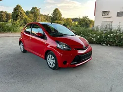 Rot Gebraucht 2014 Toyota Aygo Kleinwagen | 5.800 € (Guter Preis)