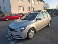 Silber Gebraucht 2010 Kia Ceed Basis Kleinwagen | 3.990 € (Superpreis)