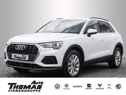Weiß Gebraucht 2021 Audi Q3 Ambiente SUV | 27.749 € (Guter Preis)