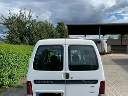 Weiß Gebraucht 2005 Citroën Berlingo Style Van / Kleinbus | 3.800 €