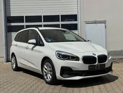 Weiß Gebraucht 2019 BMW 218 Gran Tourer Advantage Van / Kleinbus | 13.950 € (Guter Preis)