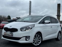 Weiß Gebraucht 2015 Kia Carens DREAM-TEAM Edition Van / Kleinbus | 8.900 € (Fairer Preis)