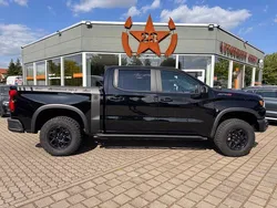 Schwarz Gebraucht 2025 Chevrolet Silverado SUV | 109.990 €