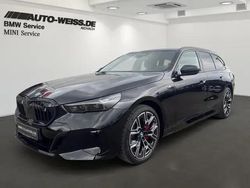 Black sapphire metallic (schwarz) Gebraucht 2024 BMW i5 M Sport Limousine | 61.900 € (Fairer Preis)