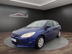 Blau Gebraucht 2014 Ford Focus Trend Limousine | 6.990 € (Fairer Preis)