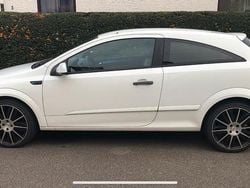Weiß Gebraucht 2009 Opel Astra GTC Coupé | 2.399 € (Superpreis)