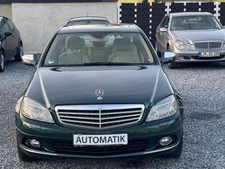 Grün Gebraucht 2008 Mercedes 220 Avantgarde Limousine | 6.900 €