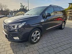 Schwarz Gebraucht 2018 Ssangyong (KGM) Rodius Sapphire Van / Kleinbus | 9.990 €