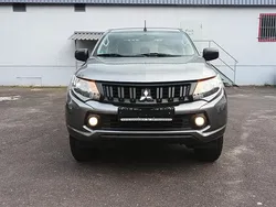 Grau Gebraucht 2015 Mitsubishi L200 Abholung | 15.500 €