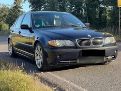 Blau Gebraucht 2001 BMW 330 Basis Limousine | 6.350 € (Fairer Preis)