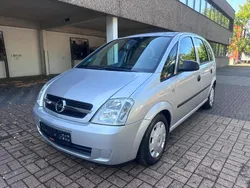 Silber Gebraucht 2004 Opel Meriva Essentia Van / Kleinbus | 2.800 € (Fairer Preis)
