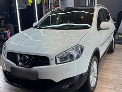 Weiß Gebraucht 2011 Nissan Qashqai SUV | 6.499 € (Fairer Preis)