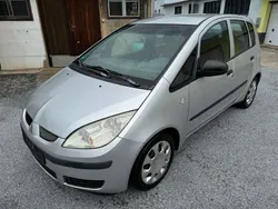 Silber Gebraucht 2004 Mitsubishi Colt Inform Limousine | 2.990 € (Teuer)