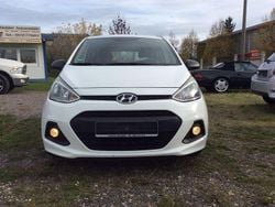 Weiß Gebraucht 2016 Hyundai i10 Classic Kleinwagen | 5.490 € (Superpreis)