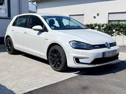 Weiß Gebraucht 2017 VW e-Golf Kleinwagen | 11.500 € (Etwas zu teuer)