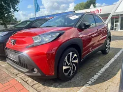 Rot Neu 2025 Toyota Aygo Kleinwagen | 21.390 €