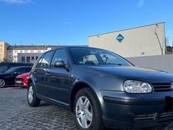 Grau Gebraucht 2002 VW Golf Highline Limousine | 1.890 € (Guter Preis)