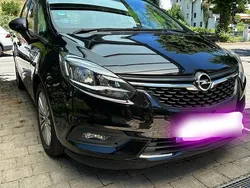 Schwarz Gebraucht 2016 Opel Zafira Van / Kleinbus | 8.555 € (Guter Preis)