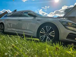 Weiß Gebraucht 2021 Renault Talisman GrandTour Initiale Paris Kombi | 21.700 €
