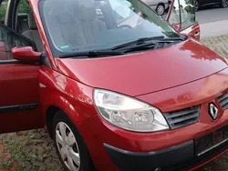 Rot Gebraucht 2006 Renault Scénic II Van / Kleinbus | 2.000 € (Fairer Preis)