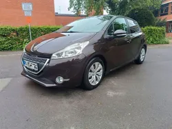 Braun Gebraucht 2012 Peugeot 208 Kleinwagen | 4.990 € (Fairer Preis)
