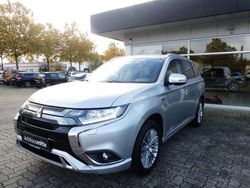 Silber Gebraucht 2021 Mitsubishi Outlander P-HEV Basis SUV | 22.990 € (Fairer Preis)