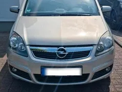 Gold Gebraucht 2005 Opel Zafira Van / Kleinbus | 1.500 € (Guter Preis)