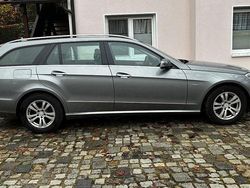 Grau Gebraucht 2010 Mercedes E250 Elegance Kombi | 10.000 € (Fairer Preis)