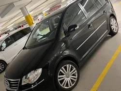 Schwarz Gebraucht 2009 VW Touran Van / Kleinbus | 5.200 € (Fairer Preis)