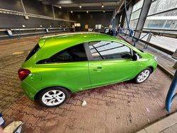 Grün Gebraucht 2015 Opel Corsa drive Limousine | 9.200 € (Teuer)