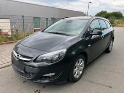 Schwarz Gebraucht 2015 Opel Astra Sport Kombi | 6.499 € (Fairer Preis)