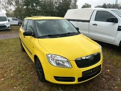 Gelb Gebraucht 2009 Skoda Fabia Classic Limousine | 1.690 € (Superpreis)