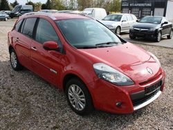 Rot Gebraucht 2009 Renault Clio II Limousine | 2.900 € (Etwas zu teuer)