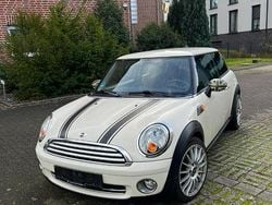 Weiß Gebraucht 2007 Mini Cooper Coupé Coupé | 1.450 €