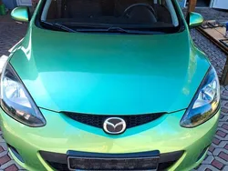 Grün Gebraucht 2009 Mazda 2 Limousine | 2.699 € (Fairer Preis)