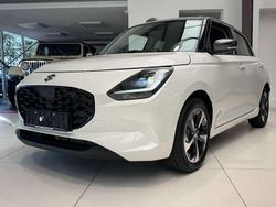 Pure white pearl metallic mine Neu 2025 Suzuki Swift Comfort+ Kleinwagen | 21.200 €