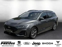 Grau Gebraucht 2024 Ford Focus ST-Line Limousine | 24.995 € (Fairer Preis)