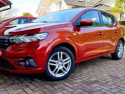 Rot Gebraucht 2022 Dacia Sandero Expression Kleinwagen | 12.900 € (Fairer Preis)