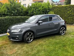 Grau Gebraucht 2016 Audi A1 Sportback Kleinwagen | 12.500 € (Etwas zu teuer)