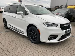 Weiß Gebraucht 2020 Chrysler Pacifica SUV | 28.900 € (Fairer Preis)