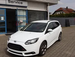Weiß Gebraucht 2013 Ford Focus ST Kombi | 12.990 € (Teuer)