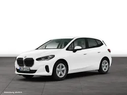 Weiß Gebraucht 2024 BMW 218 Active Tourer Van / Kleinbus | 35.391 € (Guter Preis)