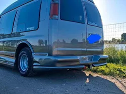 Grau Gebraucht 2001 GMC Savana Van | 21.950 €