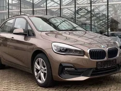 Jucarobeige metallic Gebraucht 2019 BMW 218 Van / Kleinbus | 16.780 € (Fairer Preis)