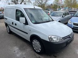Weiß Gebraucht 2011 Opel Combo Van / Kleinbus | 3.490 € (Guter Preis)